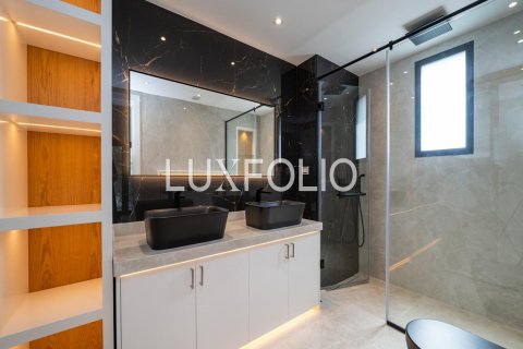 Villa till försäljning i Jumeirah Golf Estates, Dubai, UAE 6 sovrum, 1326 kvm Nr. 627496 - fotografi 28