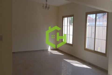 Villa i Al Safa, Dubai, Emiratene 5 soverom, 418.1 kvm nr. 582153