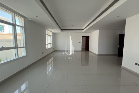Villa à louer à Khalifa City, Abu Dhabi, EAU 6 chambres, 640.3 m2 № 454960 - photo 7