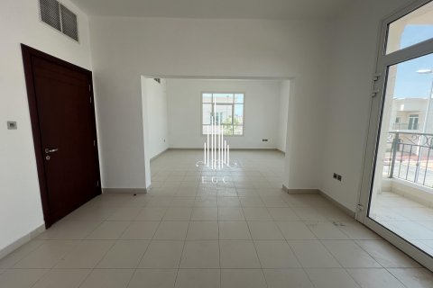 Villa à louer à Khalifa City, Abu Dhabi, EAU 6 chambres, 640.3 m2 № 454960 - photo 3