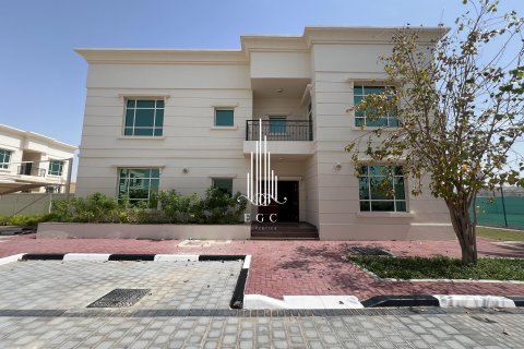 וילה ב Khalifa City, Abu Dhabi, איחוד האמירויות 6 חדרי שינה, 640.3 מ
