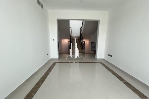 Villa à louer à Khalifa City, Abu Dhabi, EAU 6 chambres, 640.3 m2 № 454960 - photo 12