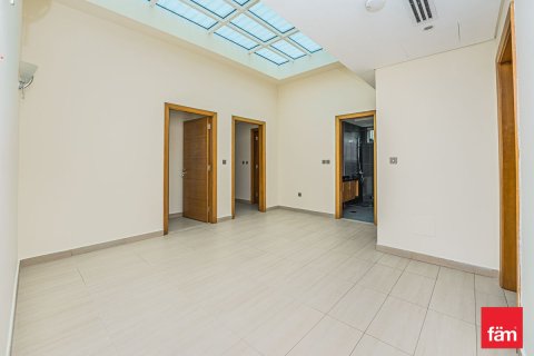 Villa zur Miete in Dubai, VAE 4 Schlafzimmer, 510 m2 Nr. 698894 - Foto 7