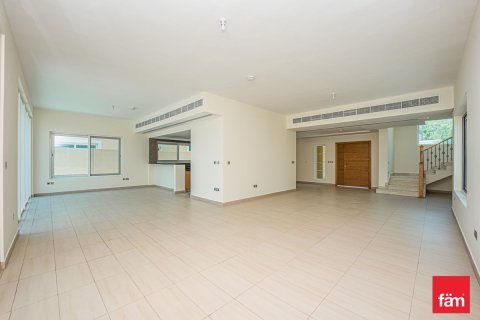 Villa zur Miete in Dubai, VAE 4 Schlafzimmer, 510 m2 Nr. 698894 - Foto 2