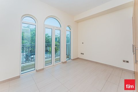 Villa zur Miete in Dubai, VAE 4 Schlafzimmer, 510 m2 Nr. 698894 - Foto 12