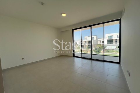 Villa till försäljning i Arabian Ranches 3, Dubai, UAE 4 sovrum, 457 kvm Nr. 761461 - fotografi 3