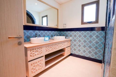 Villa till försäljning i Ghantoot, Abu Dhabi, UAE 5 sovrum, 1704 kvm Nr. 697132 - fotografi 17