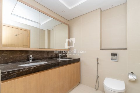 Apartmen di The Hills, Dubai, UAE 2 bilik tidur, 119 meter persegi № 663905 - foto 8