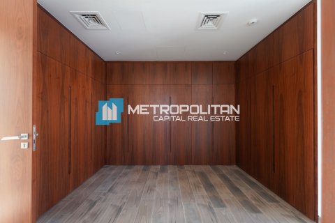 Villa en venta en Abu Dhabi, EAU 5 dormitorios, 1232.1 m2 № 690593 - foto 14