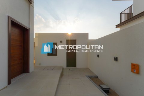 Villa en venta en Abu Dhabi, EAU 5 dormitorios, 1232.1 m2 № 690593 - foto 25