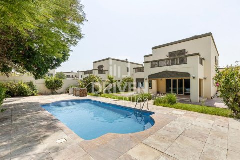 Villa a Jumeirah Park, Dubai, EAU 4 camere da letto, 759.2 mq. № 761885