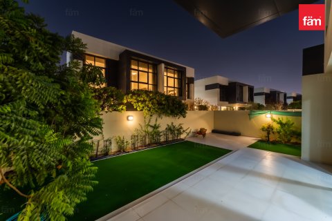 Villa à louer à Dubai, EAU 4 chambres, 327 m2 № 722764 - photo 19