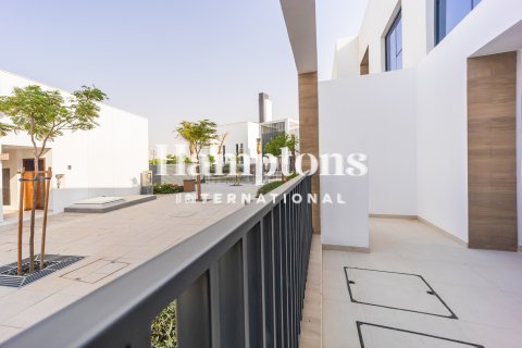 Casa urbana para arrendamento em Arabian Ranches 3, Dubai, EAU 3 quartos, 127.57997378 m2 № 719385 - foto 6