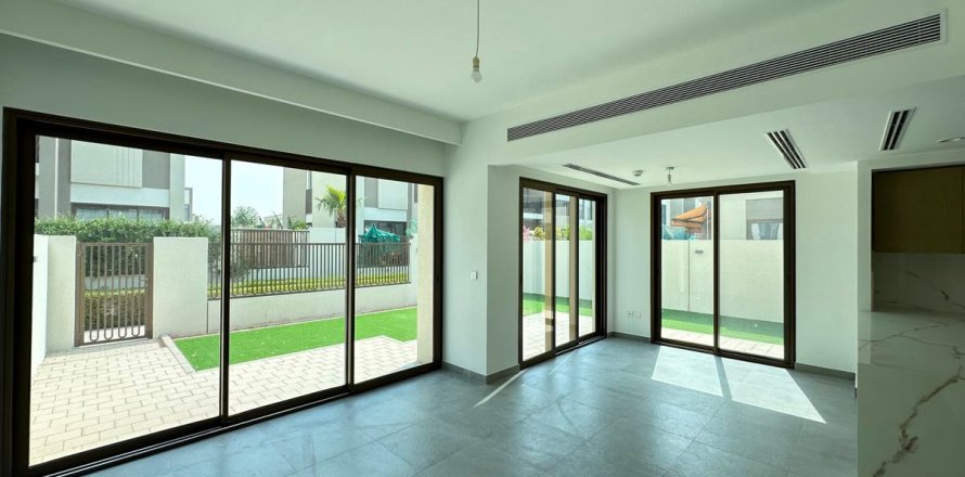 Townhouse în Dubai, EAU 4 dormitoare, 244.6 mp.  №739100