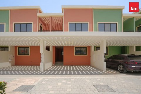 Kaupunkipientalo Dubai, Arabiemiraatit 4 makuuhuonetta, 144 m2 № 739101