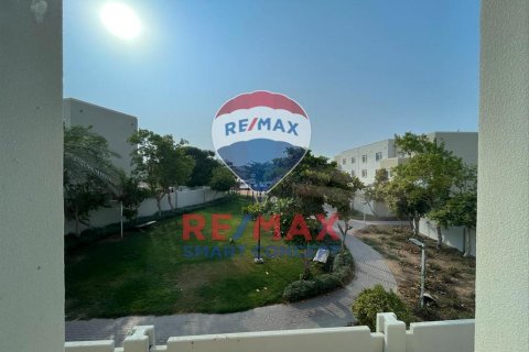 Villa asukohaga Al Reef, Abu Dhabi, AÜE: 4 magamistoaga, 265.5 m² Nr 476922