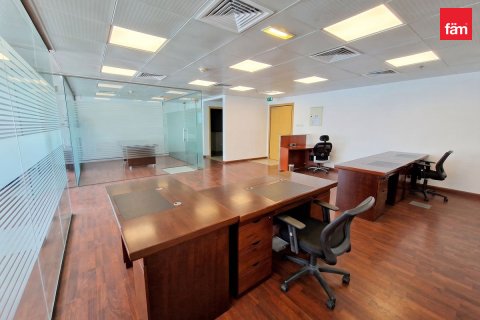Office in Dubai, UAE 100 sq.m. № 703890 - photo 2