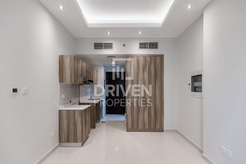 Appartamento in vendita a Dubai Sports City, Dubai, EAU 1 camera, 31.49 mq. № 765212 - foto 2