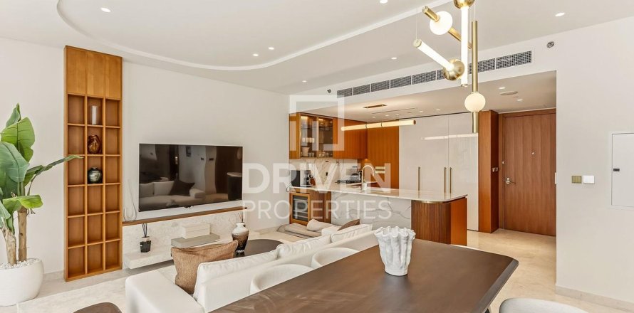 Apartment in Palm Jumeirah, Dubai, UAE 2 bedrooms, 130.62 sq.m. № 765367