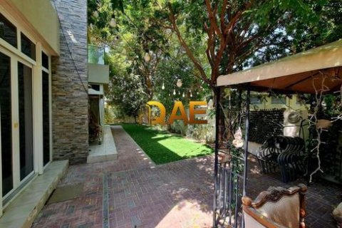 Vila di Dubai Silicon Oasis, UAE 5 bilik tidur, 509.6 meter persegi № 443715 - foto 10