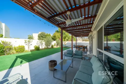Villa sa Meadows, Dubai, UAE 4 silid-tulugan, 321 sq.m. № 737999 - larawan 19