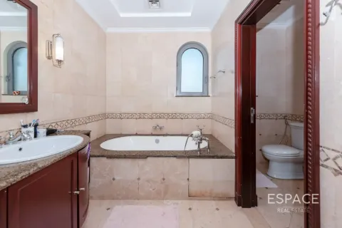 Villa te koop in Palm Jumeirah, Dubai, VAE 6 slaapkamers, 650 vr.m., nr 737997 - foto 13