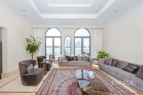 Villa te koop in Palm Jumeirah, Dubai, VAE 6 slaapkamers, 650 vr.m., nr 737997 - foto 3