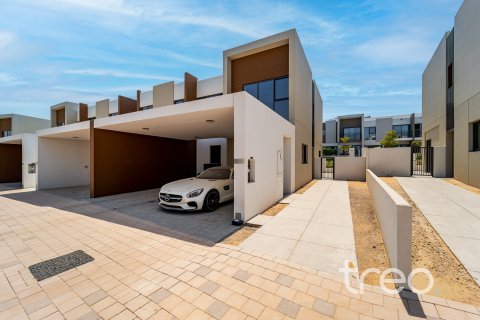 Villa sa Dubai Land, Dubai, UAE 4 silid-tulugan, 244.24 sq.m. № 753801