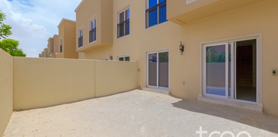 Townhouse sa Dubai Land, Dubai, UAE 3 silid-tulugan, 179.02 sq.m. № 755533