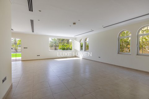Vila v Jumeirah Park, Dubai, SAE 4 spálne, 402.73 m2 č. 419230 - Fotografia 3