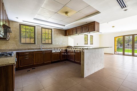 Vila v Jumeirah Park, Dubai, SAE 4 spálne, 402.73 m2 č. 419230 - Fotografia 7