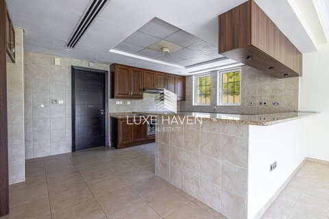 Vila v Jumeirah Park, Dubai, SAE 4 spálne, 402.73 m2 č. 419230 - Fotografia 5