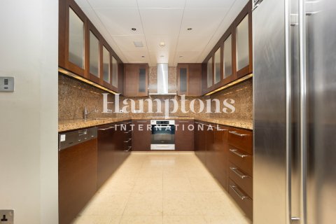 Apartman u gradu Burj Khalifa, Dubai, UAE 2 spavaće sobe, 165.17967594 m2 Br. 719801 - Slika 11