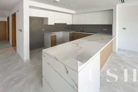 Villa in Dubai Land, Dubai, UAE 3 bedrooms, 161 sq.m. № 620646 - photo 2