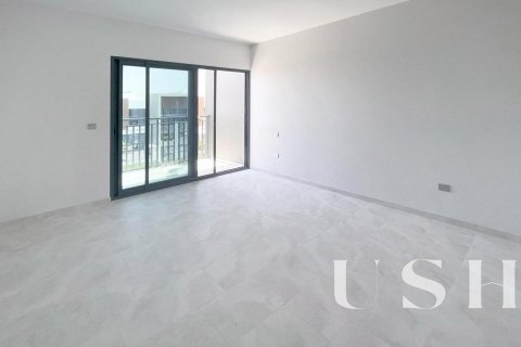 Villa in Dubai Land, Dubai, UAE 3 bedrooms, 161 sq.m. № 620646 - photo 4
