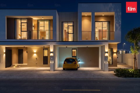 וילה ב Dubai, איחוד האמירויות 4 חדרי שינה, 249.7 מ