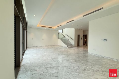 Villa asukohaga Dubai, AÜE: 4 magamistoaga, 570 m² Nr 708343