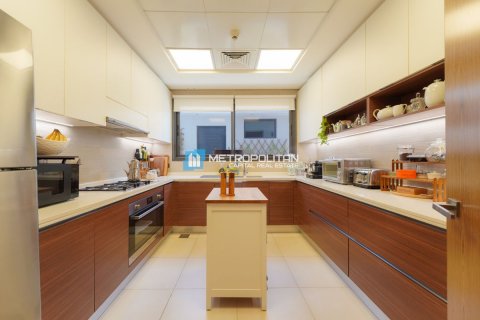 Vila na Yas Island, Abu Dhabi, SAE 5 spální, 670.6 m2 č. 632102 - Fotografia 5