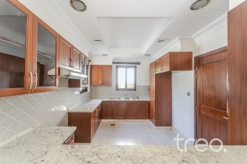 Villa in Arabian Ranches, Dubai, UAE 4 bedrooms, 317.91 sq.m. № 753637 - photo 8