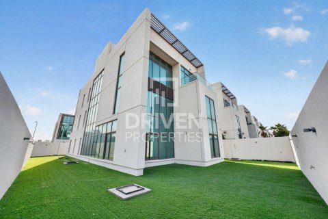 Vilë në Meydan, Dubai, Emiratet e Bashkuara Arabe 6 dhoma gjumi, 554.82 m2. № 746539 - Foto 2