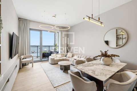 Διαμέρισμα σε Jumeirah, Dubai, ΗΑΕ 2 υπνοδωμάτια, 112.04 τ.μ. Αρ. 765565