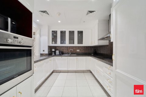 Appartamento in affitto a Old Town, Dubai, EAU 2 camere da letto, 129.5 mq. № 694390 - foto 12