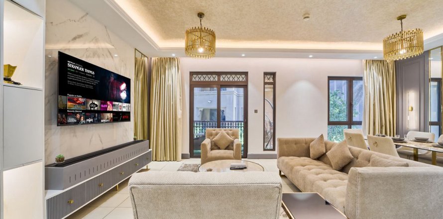 Appartamento a Old Town, Dubai, EAU 2 camere da letto, 129.5 mq. № 694390