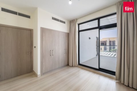 Radový dom v Dubai, SAE 4 spálne, 274.5 m2 č. 699756 - Fotografia 12