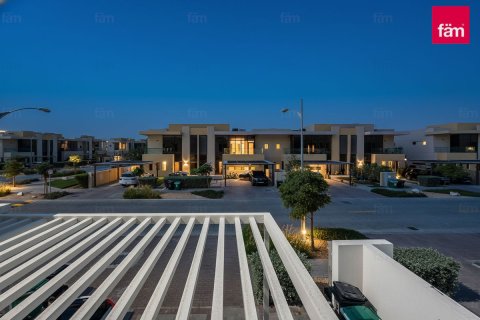 Radový dom v Dubai, SAE 4 spálne, 274.5 m2 č. 699756 - Fotografia 17