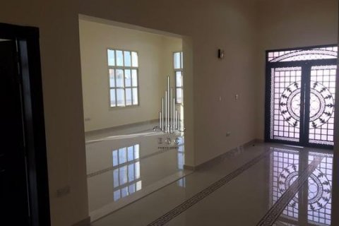 Villa zur Miete in Khalifa City, Abu Dhabi, VAE 7 Schlafzimmer, 2090.3 m2 Nr. 521164 - Foto 3