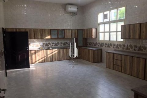 Villa zur Miete in Khalifa City, Abu Dhabi, VAE 7 Schlafzimmer, 2090.3 m2 Nr. 521164 - Foto 17