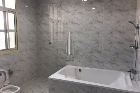 Villa zur Miete in Khalifa City, Abu Dhabi, VAE 7 Schlafzimmer, 2090.3 m2 Nr. 521164 - Foto 23