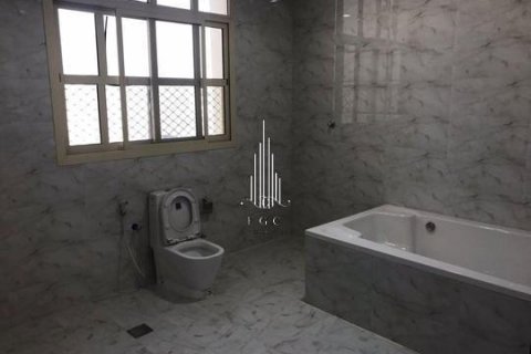 Villa zur Miete in Khalifa City, Abu Dhabi, VAE 7 Schlafzimmer, 2090.3 m2 Nr. 521164 - Foto 22