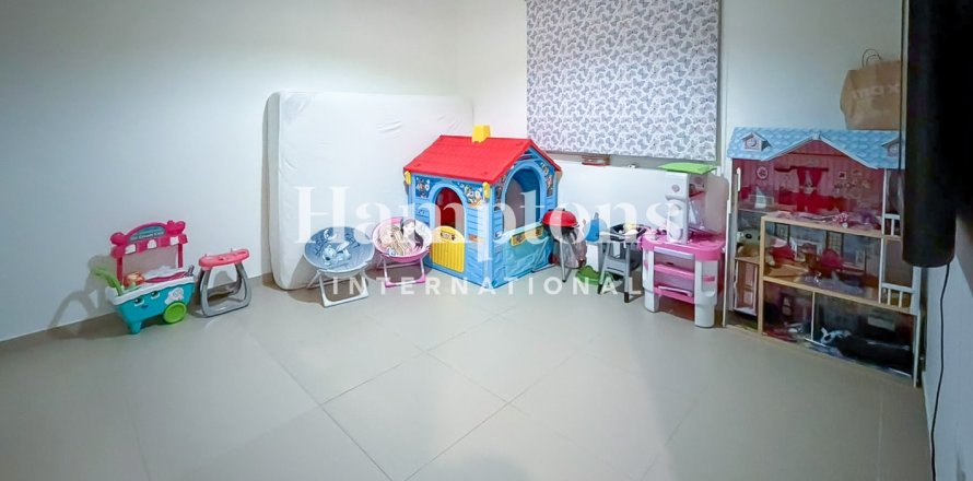 Villa asukohaga Dubai Land, Dubai, AÜE: 5 magamistoaga, 449.929 m² Nr 765900